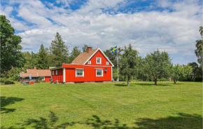  Two-Bedroom Holiday Home in Mullsjo  Муллшё